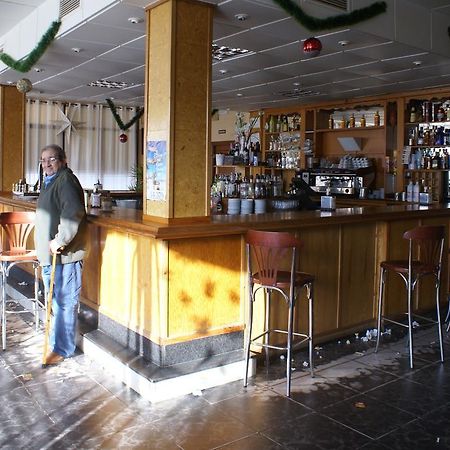 Hostal Velasco Valdelacalzada Eksteriør bilde