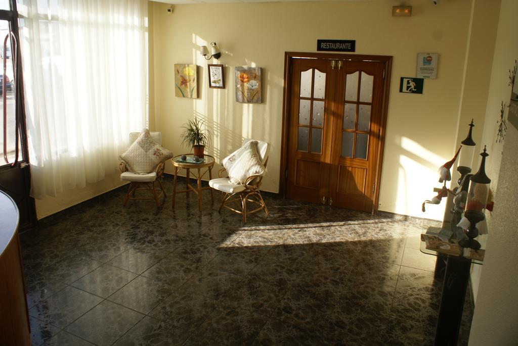 Hostal Velasco Valdelacalzada Eksteriør bilde